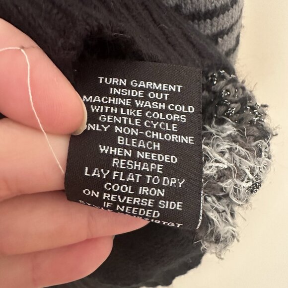 SOLD Ugly Christmas Sweater Flamingo Women L Pullover Feather Embroidered 3D Be - Picture 9 of 9